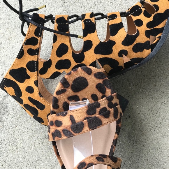 Qupid Core Animal print Stacked Wood Heeled Sandal - Picture 2 of 7